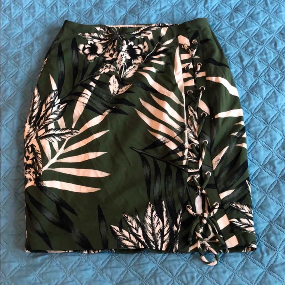 Guess skirt